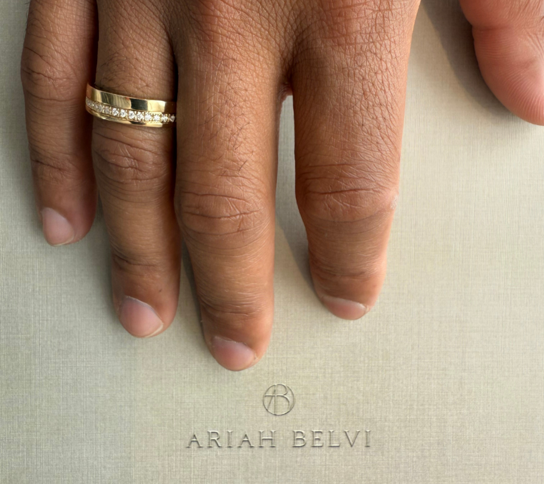 ARIAH BELVI MEN'S WEDDING BANDS