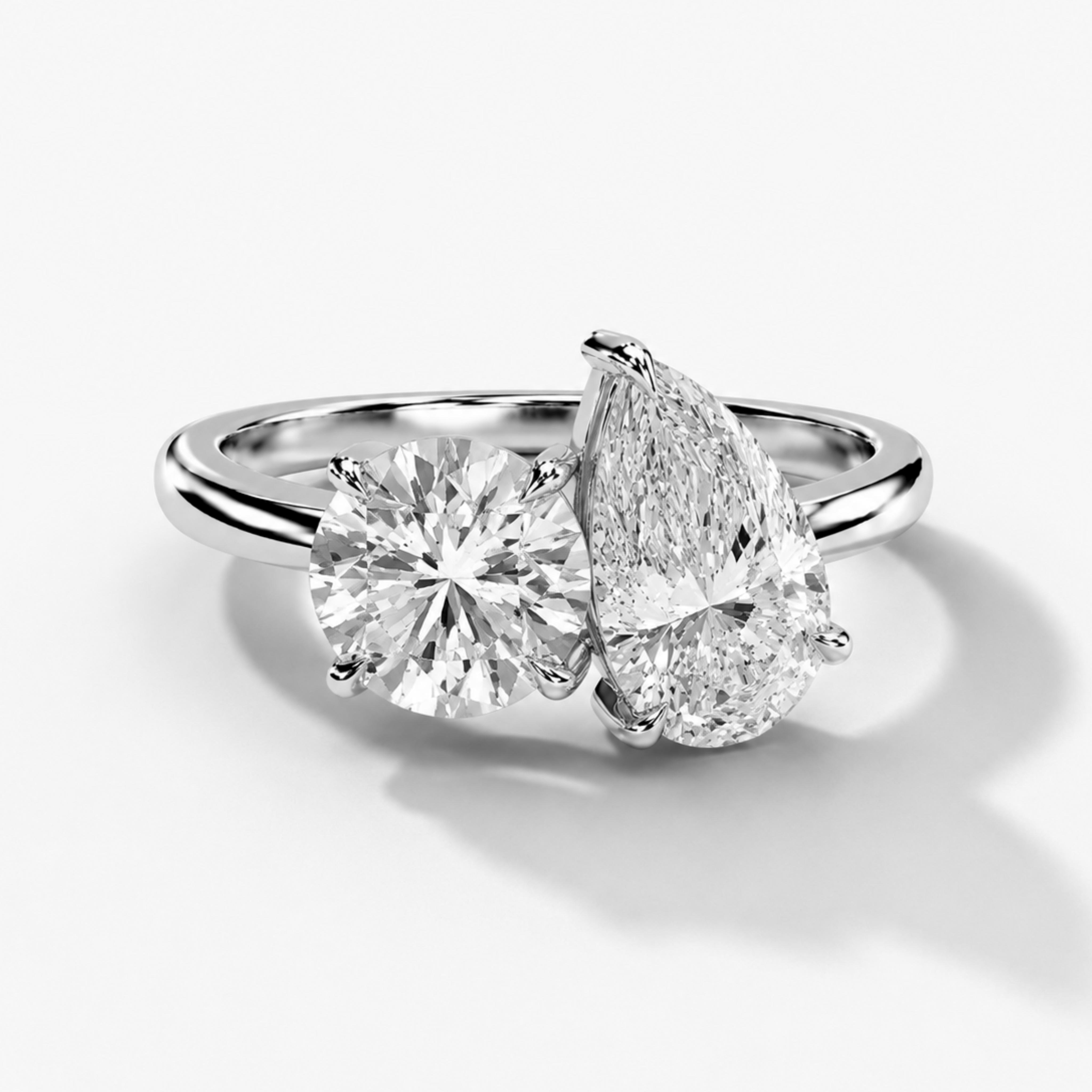 Round & Pear-cut Diamond Toi et Moi Engagement Ring