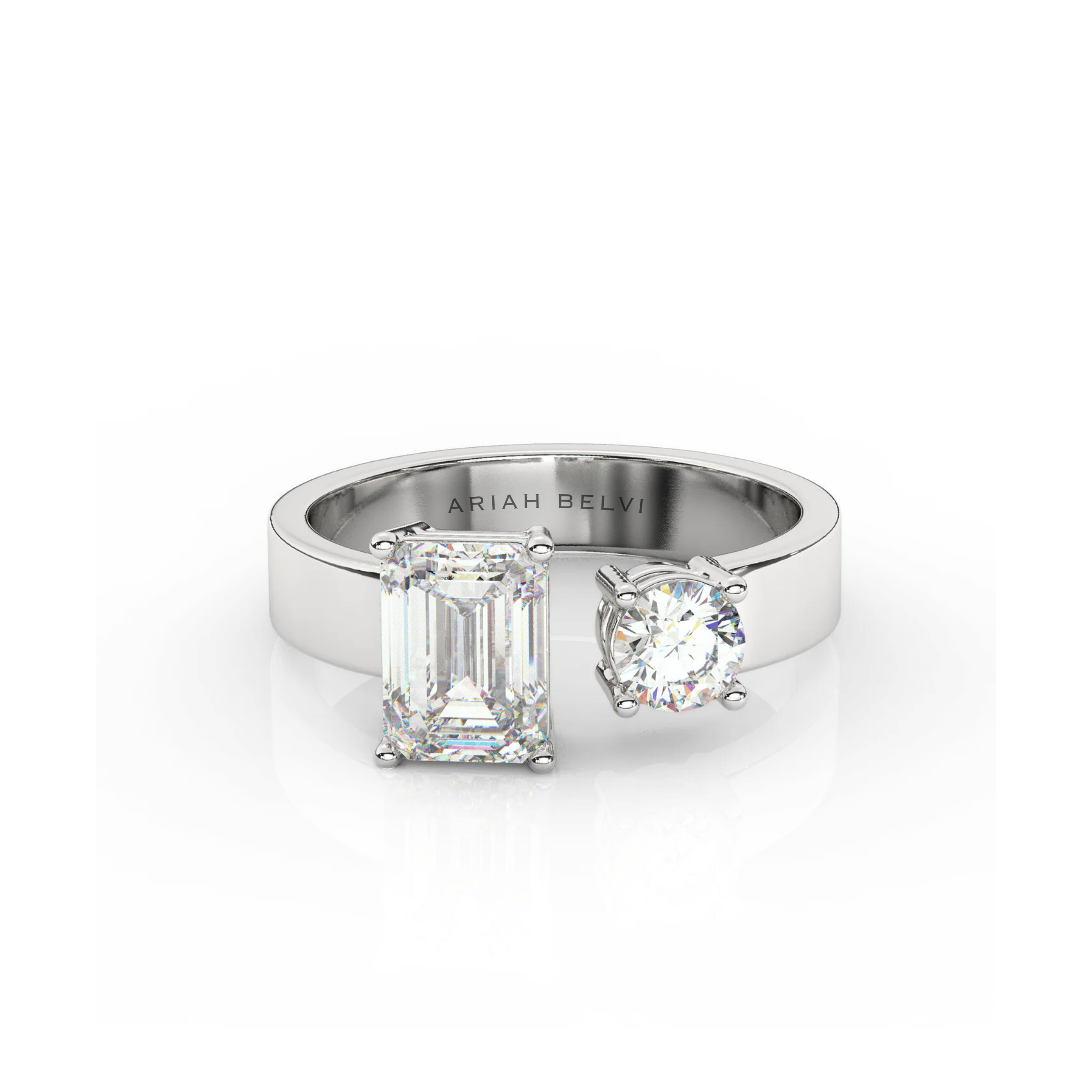 Emerald and Round Toi et Moi Diamond Ring