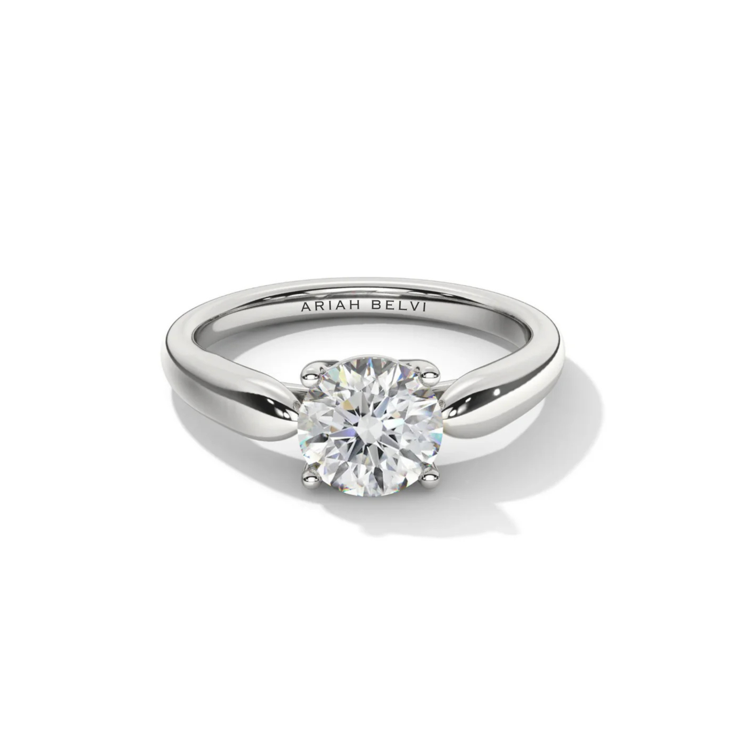 Round Brilliant Solitaire 4-Claw, Tapered Band